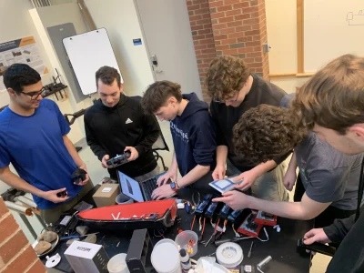 Quinnipiac Computing & Engineering students build boat