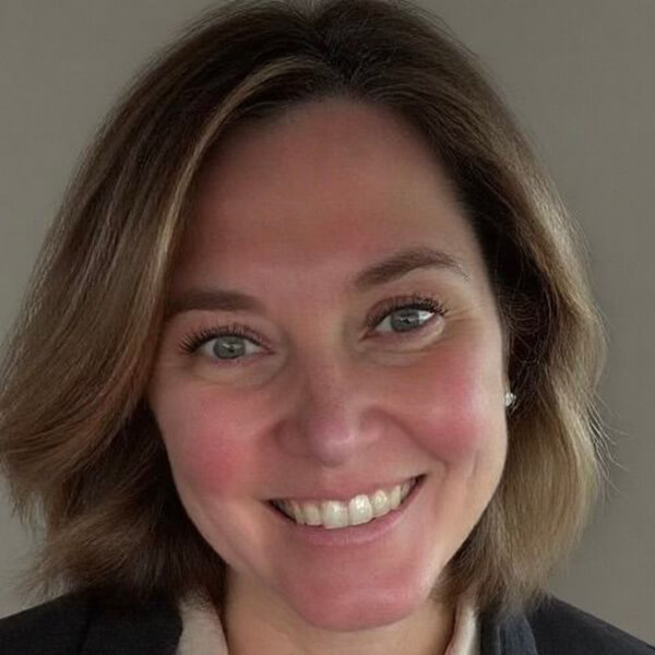 Headshot of Jen Hoey